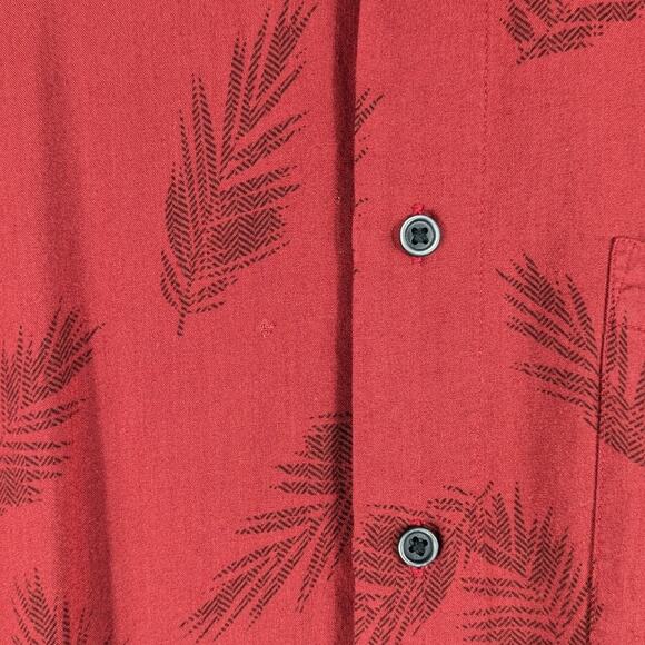Natural Issue Mens M Rayon Camp Shirt Red Palm Leaf Print Button Front Silky Top - Picture 4 of 6